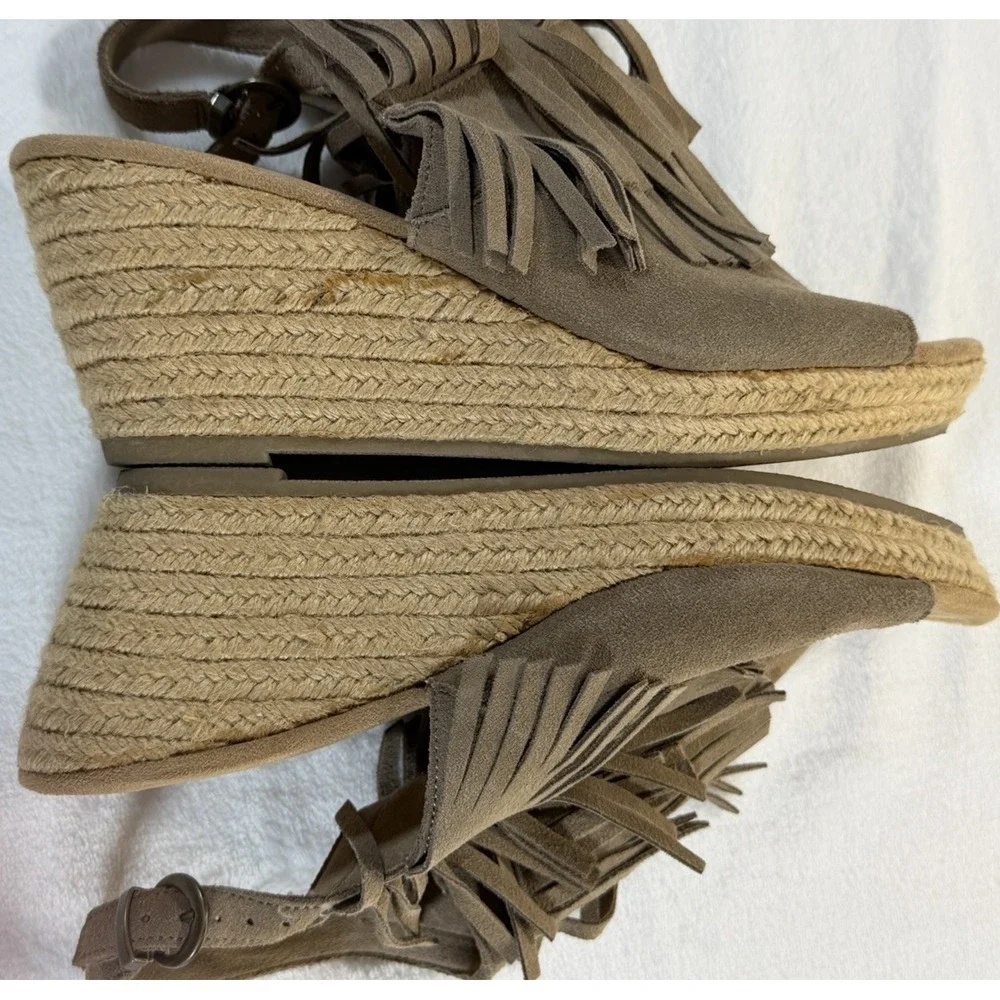 Minnetonka 9 Espadrille Wedge Tan Fringe Suede Leather Coastal‎ Cowgirl Western